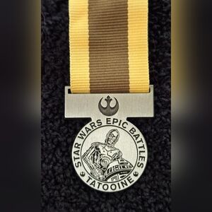Star Wars TRU TATOONINE Epic Battle Medal Promo